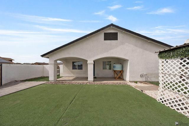 3797 E Los Olivos Dr, San Luis, AZ 85336