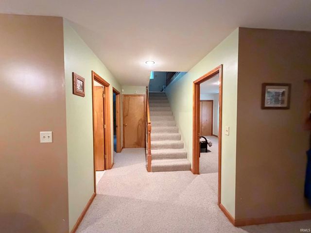 5655 S Dry Branch Rd, Bloomfield, IN 47424