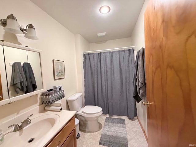 5655 S Dry Branch Rd, Bloomfield, IN 47424