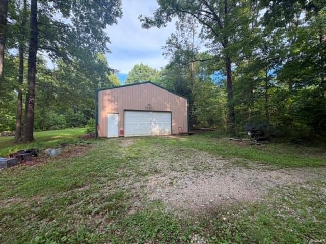 5655 S Dry Branch Rd, Bloomfield, IN 47424