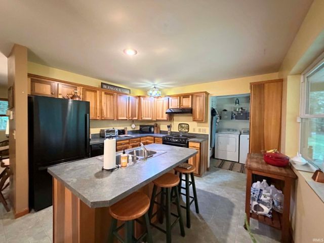 5655 S Dry Branch Rd, Bloomfield, IN 47424
