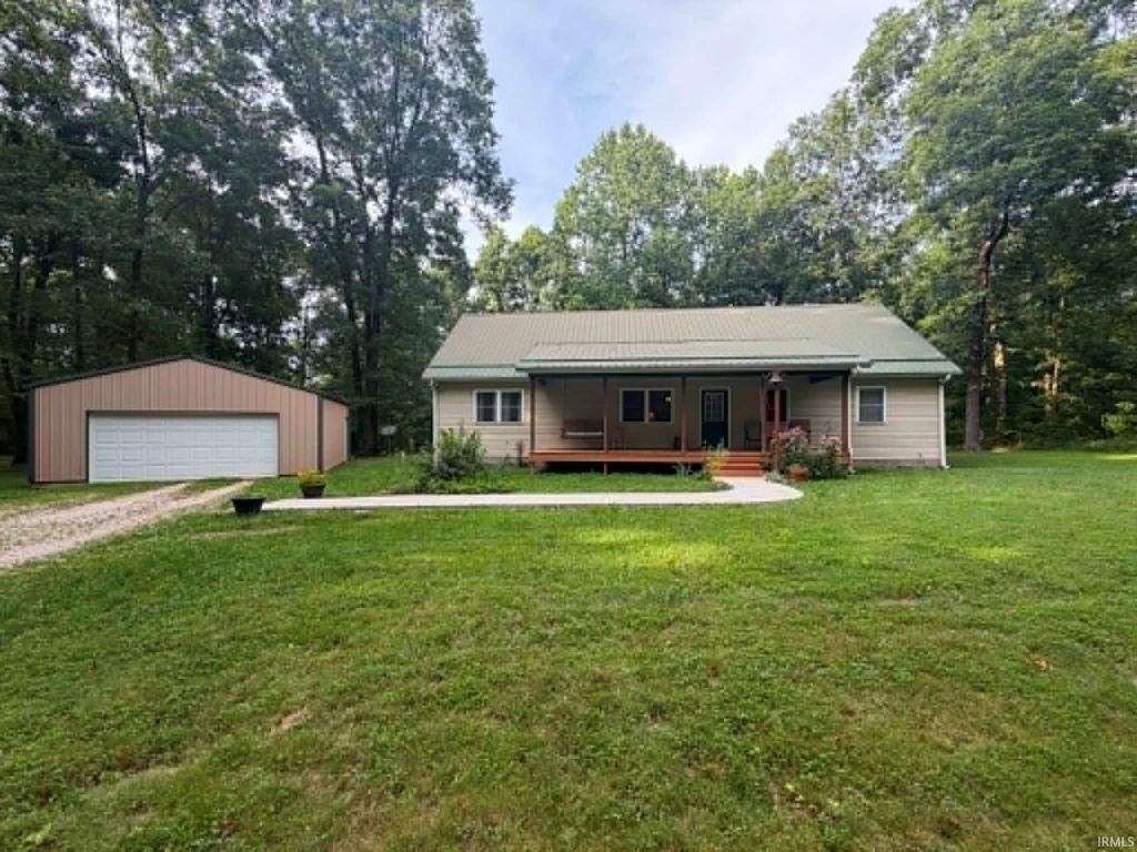 5655 S Dry Branch Rd, Bloomfield, IN 47424