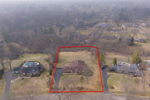 7326 Old Mill Road, Bloomfield Hills, MI 48301