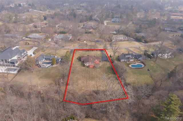7326 Old Mill Road, Bloomfield Hills, MI 48301