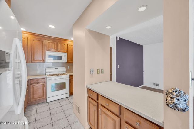 1 Chelsea Court, Parlin, NJ 08859