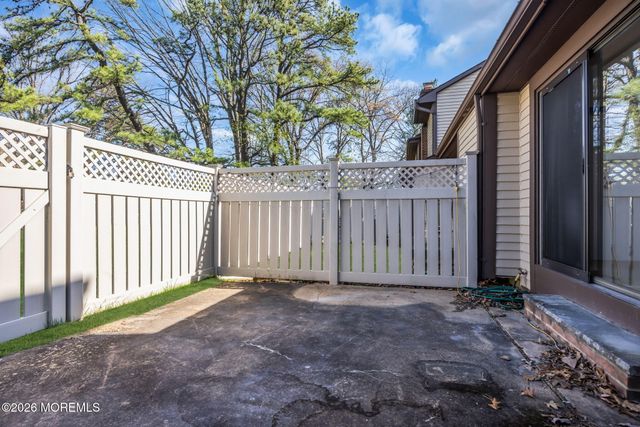 1 Chelsea Court, Parlin, NJ 08859