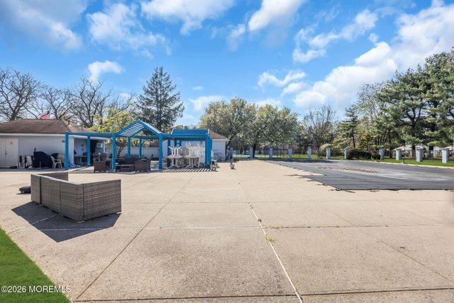 1 Chelsea Court, Parlin, NJ 08859