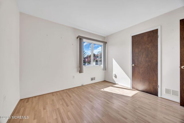 1 Chelsea Court, Parlin, NJ 08859