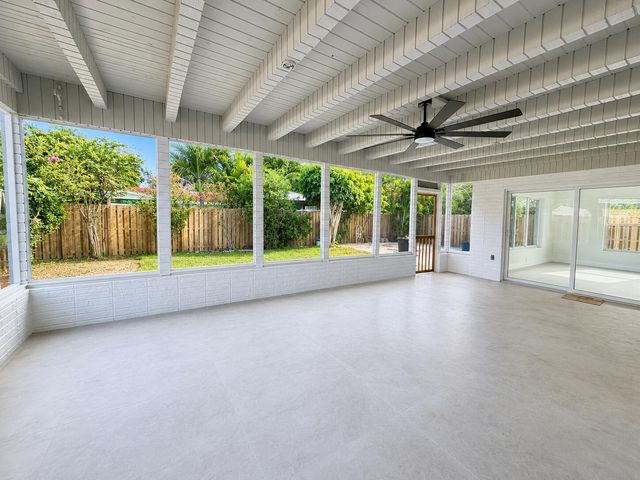 350 NE 42ND Street, Oakland Park, FL 33334
