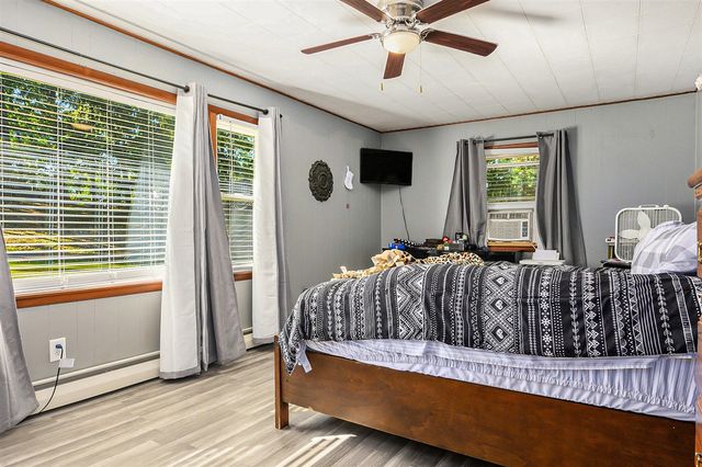 1055 Woodland Beach, Battle Creek, MI 49014