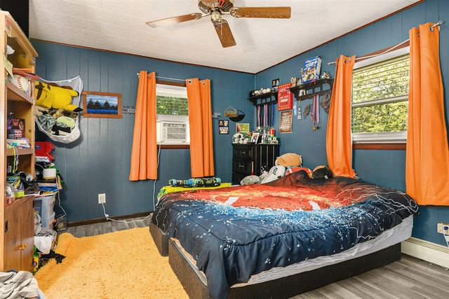 1055 Woodland Beach, Battle Creek, MI 49014