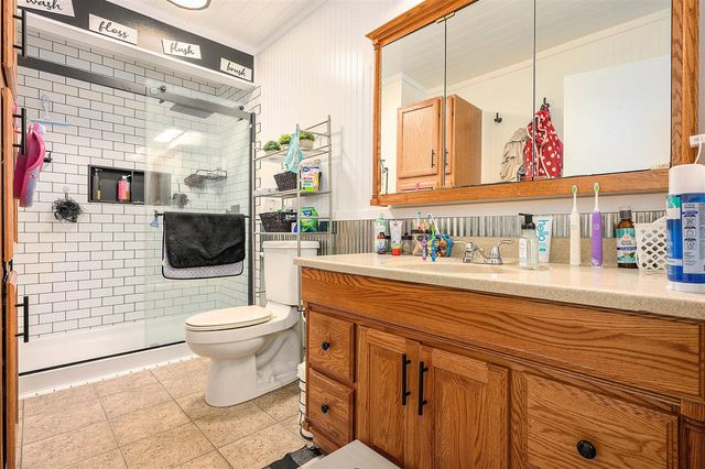1055 Woodland Beach, Battle Creek, MI 49014