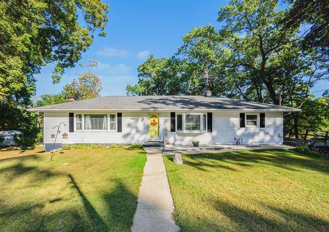 1055 Woodland Beach, Battle Creek, MI 49014