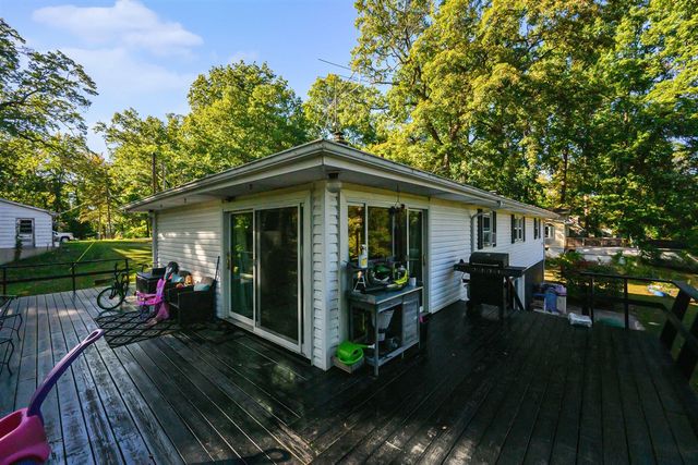 1055 Woodland Beach, Battle Creek, MI 49014