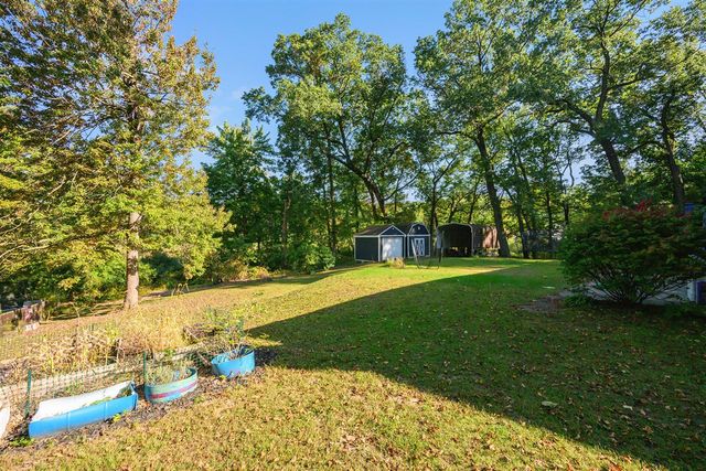 1055 Woodland Beach, Battle Creek, MI 49014