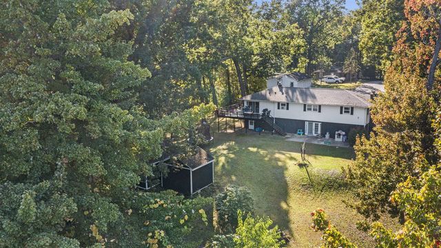 1055 Woodland Beach, Battle Creek, MI 49014