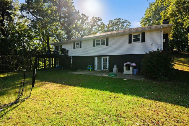 1055 Woodland Beach, Battle Creek, MI 49014