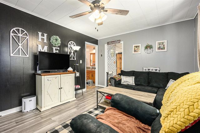 1055 Woodland Beach, Battle Creek, MI 49014