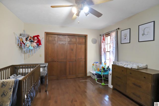 2156 Poor Farm Rd, Murray, KY 42071