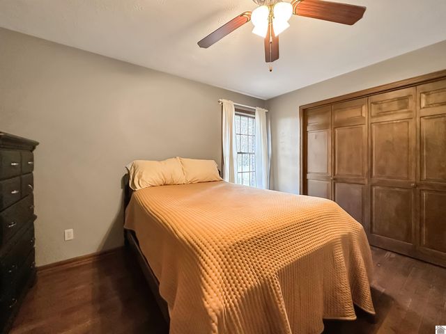 2156 Poor Farm Rd, Murray, KY 42071