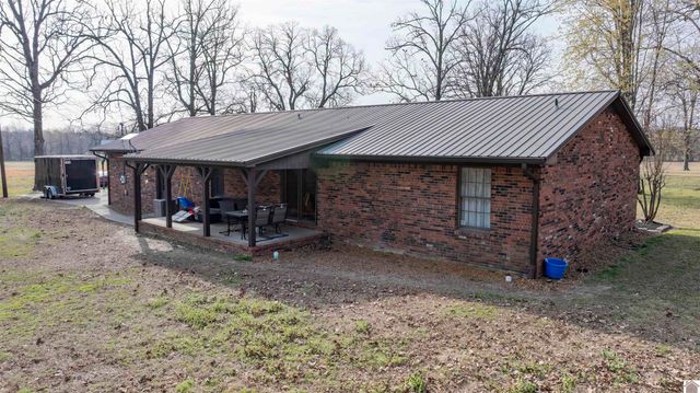 2156 Poor Farm Rd, Murray, KY 42071