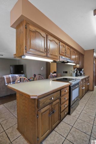 2156 Poor Farm Rd, Murray, KY 42071