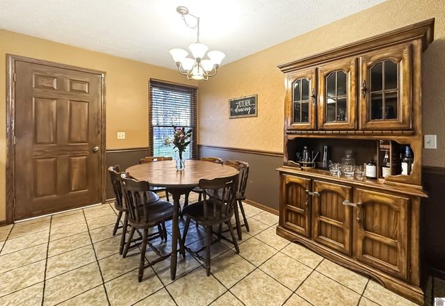 2156 Poor Farm Rd, Murray, KY 42071