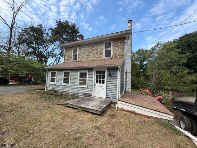 17 Musconetcong River Rd, Lebanon Twp., NJ 08827