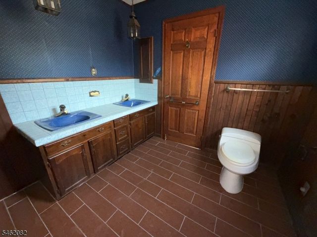 17 Musconetcong River Rd, Lebanon Twp., NJ 08827