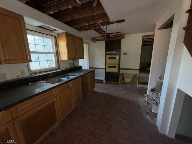 17 Musconetcong River Rd, Lebanon Twp., NJ 08827
