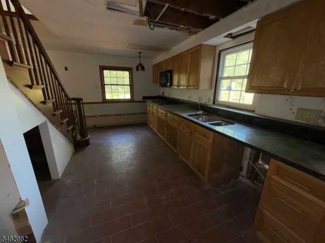 17 Musconetcong River Rd, Lebanon Twp., NJ 08827