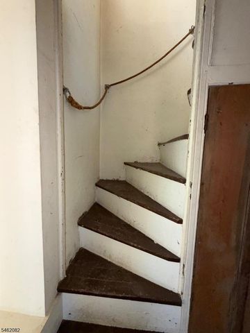 17 Musconetcong River Rd, Lebanon Twp., NJ 08827