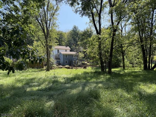 17 Musconetcong River Rd, Lebanon Twp., NJ 08827