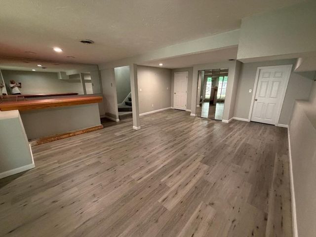 27 Church St 11, Weymouth, MA 02189