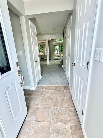 27 Church St 11, Weymouth, MA 02189