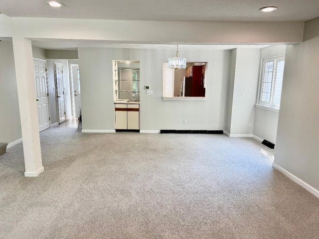 27 Church St 11, Weymouth, MA 02189
