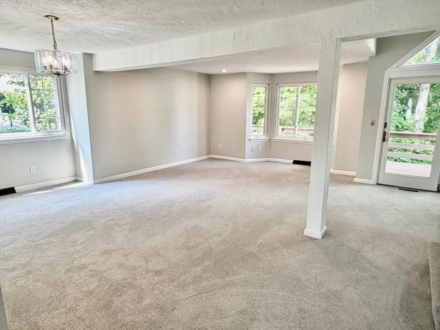 27 Church St 11, Weymouth, MA 02189