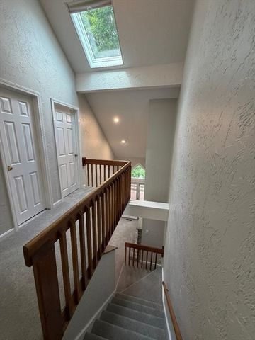 27 Church St 11, Weymouth, MA 02189