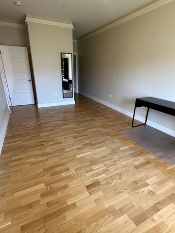 54 Loomis 2101, Bedford, MA 01730