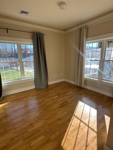 54 Loomis 2101, Bedford, MA 01730