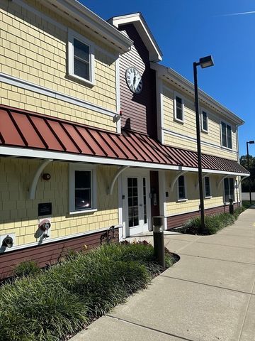 54 Loomis 2101, Bedford, MA 01730