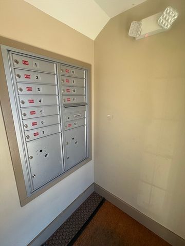 54 Loomis 2101, Bedford, MA 01730