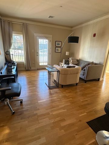 54 Loomis 2101, Bedford, MA 01730