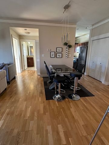 54 Loomis 2101, Bedford, MA 01730