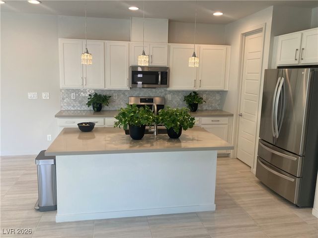 1247 Rock Hills Street 101, Las Vegas, NV 89135