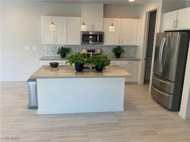 1247 Rock Hills Street 101, Las Vegas, NV 89135