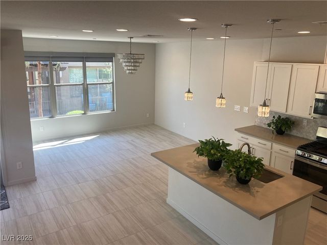 1247 Rock Hills Street 101, Las Vegas, NV 89135