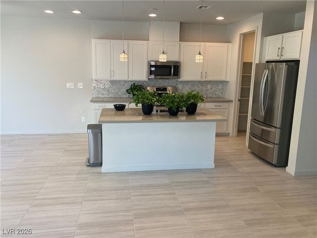 1247 Rock Hills Street 101, Las Vegas, NV 89135