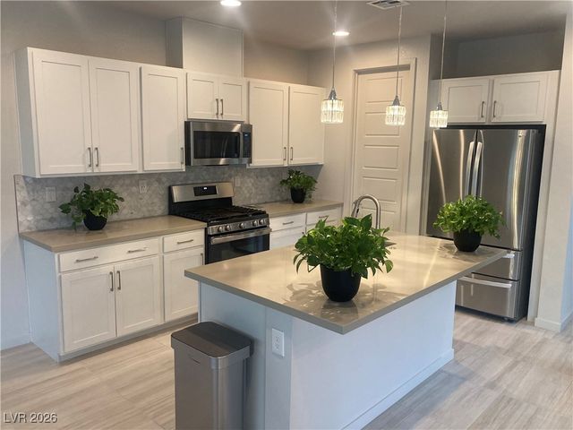 1247 Rock Hills Street 101, Las Vegas, NV 89135