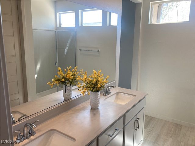 1247 Rock Hills Street 101, Las Vegas, NV 89135